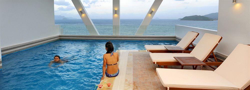 Dendro Beachfront Hotel Нячанг Екстер'єр фото