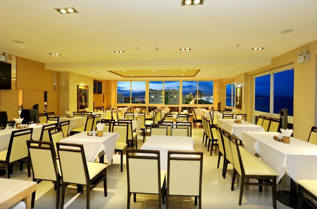 Dendro Beachfront Hotel Нячанг Екстер'єр фото
