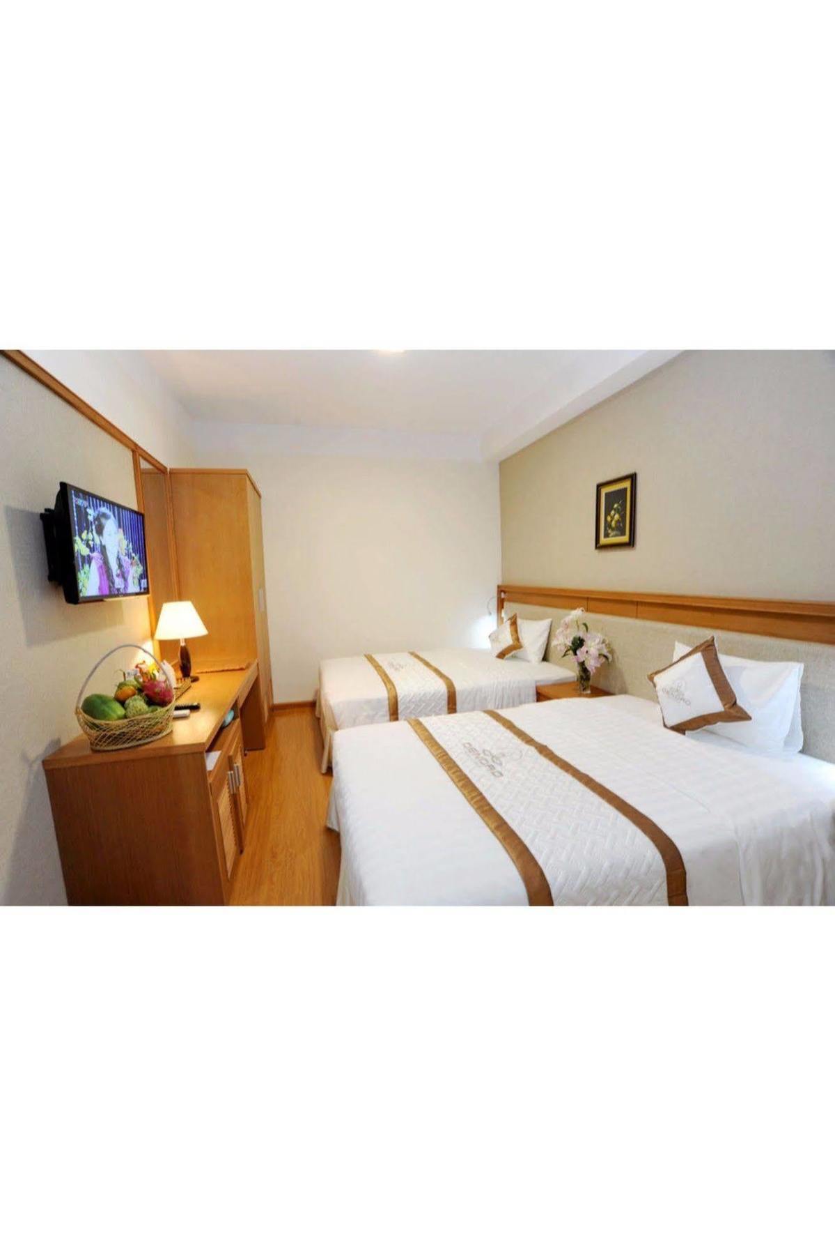 Dendro Beachfront Hotel Нячанг Екстер'єр фото