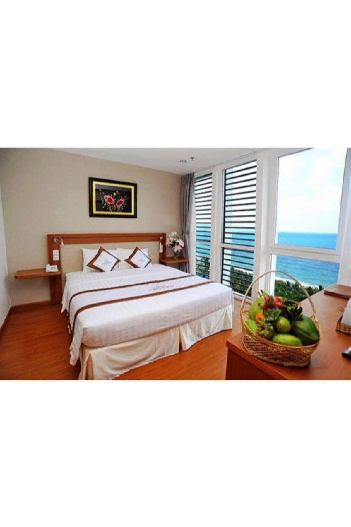 Dendro Beachfront Hotel Нячанг Екстер'єр фото