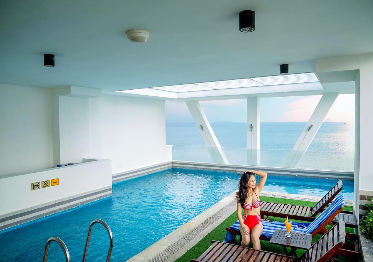Dendro Beachfront Hotel Нячанг Екстер'єр фото