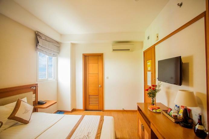 Dendro Beachfront Hotel Нячанг Екстер'єр фото