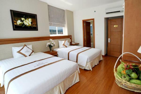Dendro Beachfront Hotel Нячанг Екстер'єр фото