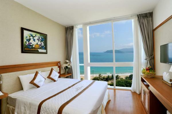 Dendro Beachfront Hotel Нячанг Екстер'єр фото